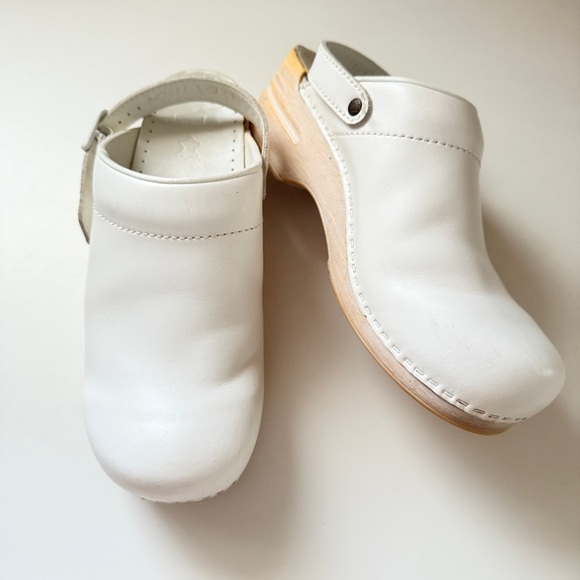 Dansko Shoes - Dansko White Leather Backstrap Clogs